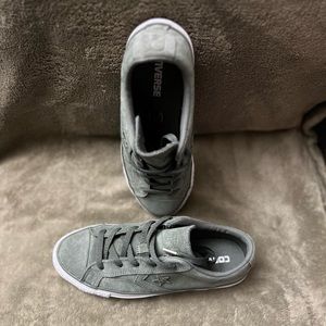 Converse size 7 star player OX Olive Submarine